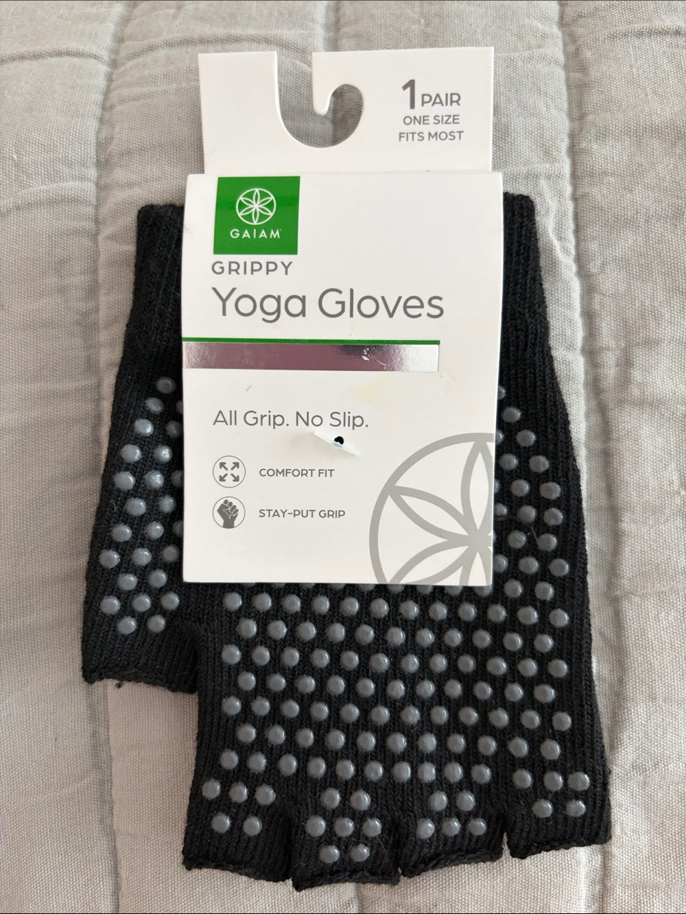 GAIAM Black Fingerless Yoga Gloves with Gray Grip Dots